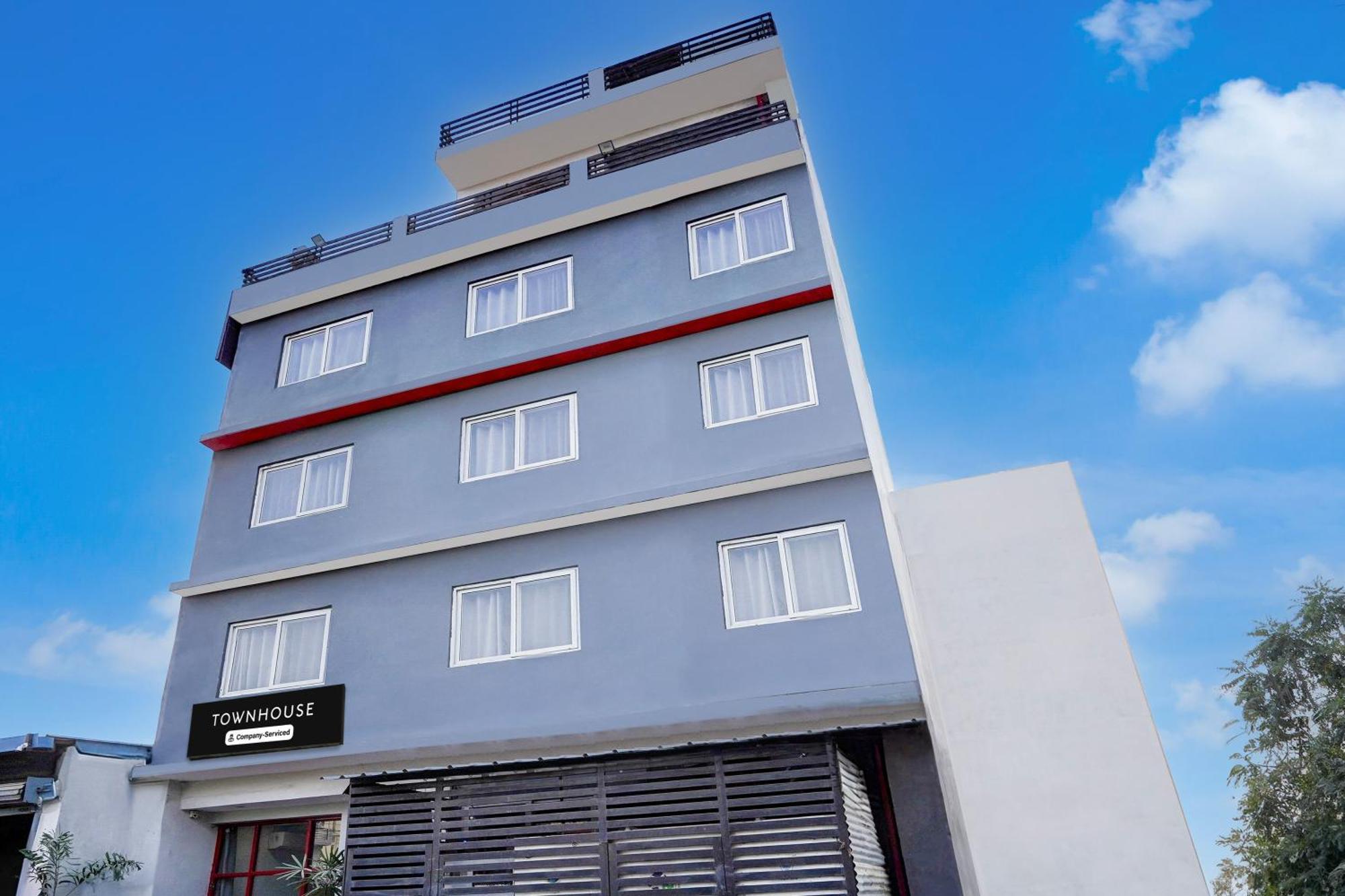Super Townhouse Gomti Nagar Sector 6 Near Ekana Stadium Лакхнау Екстер'єр фото