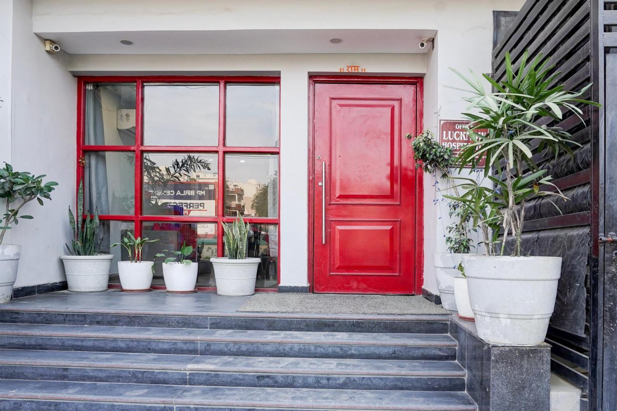 Super Townhouse Gomti Nagar Sector 6 Near Ekana Stadium Лакхнау Екстер'єр фото