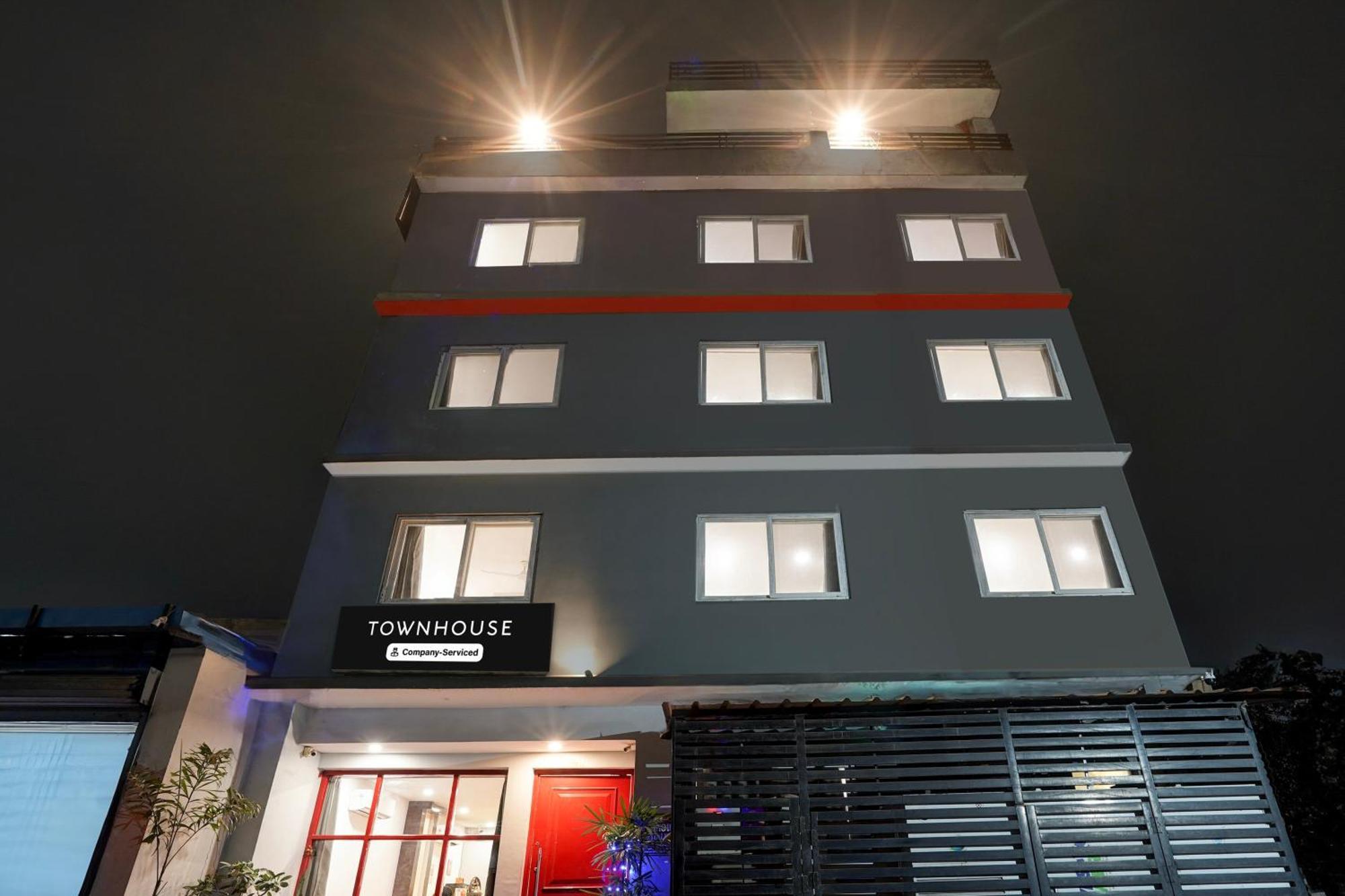 Super Townhouse Gomti Nagar Sector 6 Near Ekana Stadium Лакхнау Екстер'єр фото